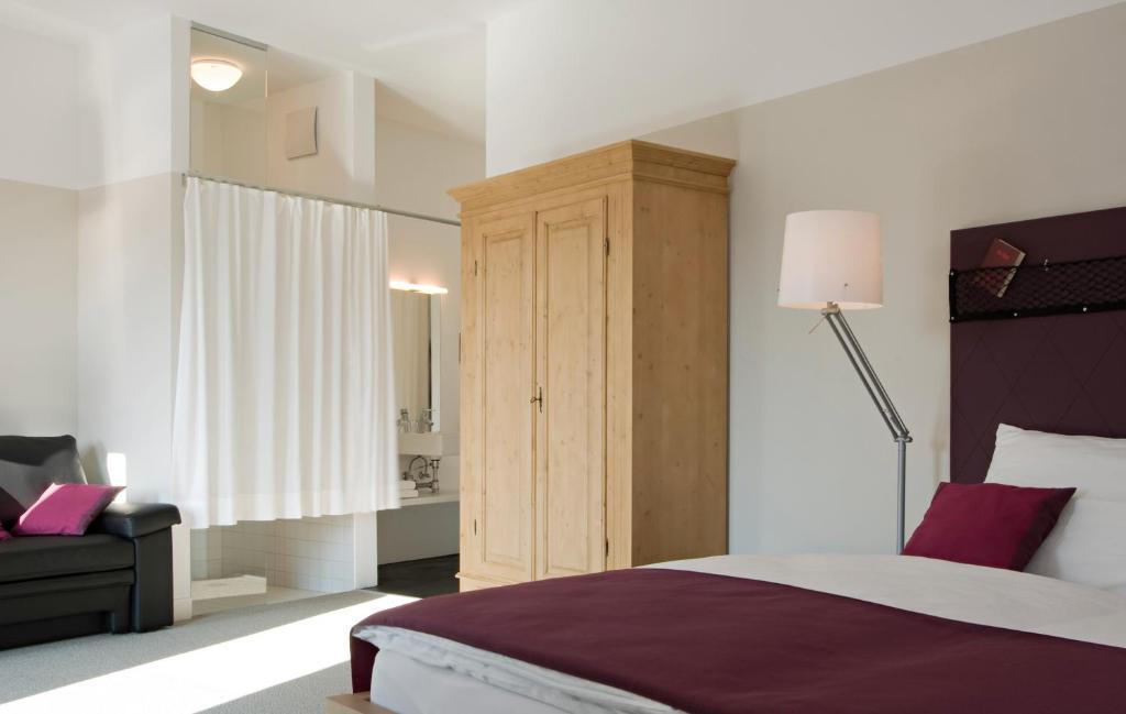 Hotel Zur Schonenburg Schonberg am Kamp Bagian luar foto